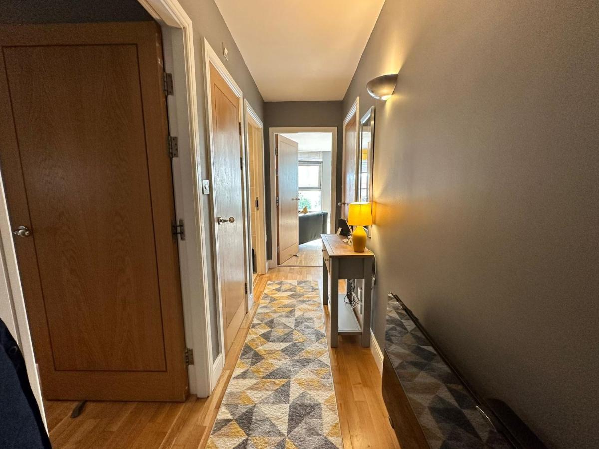 Fantastic And Modern City Centre Flat With Free Parking! Cardiff Exterior photo