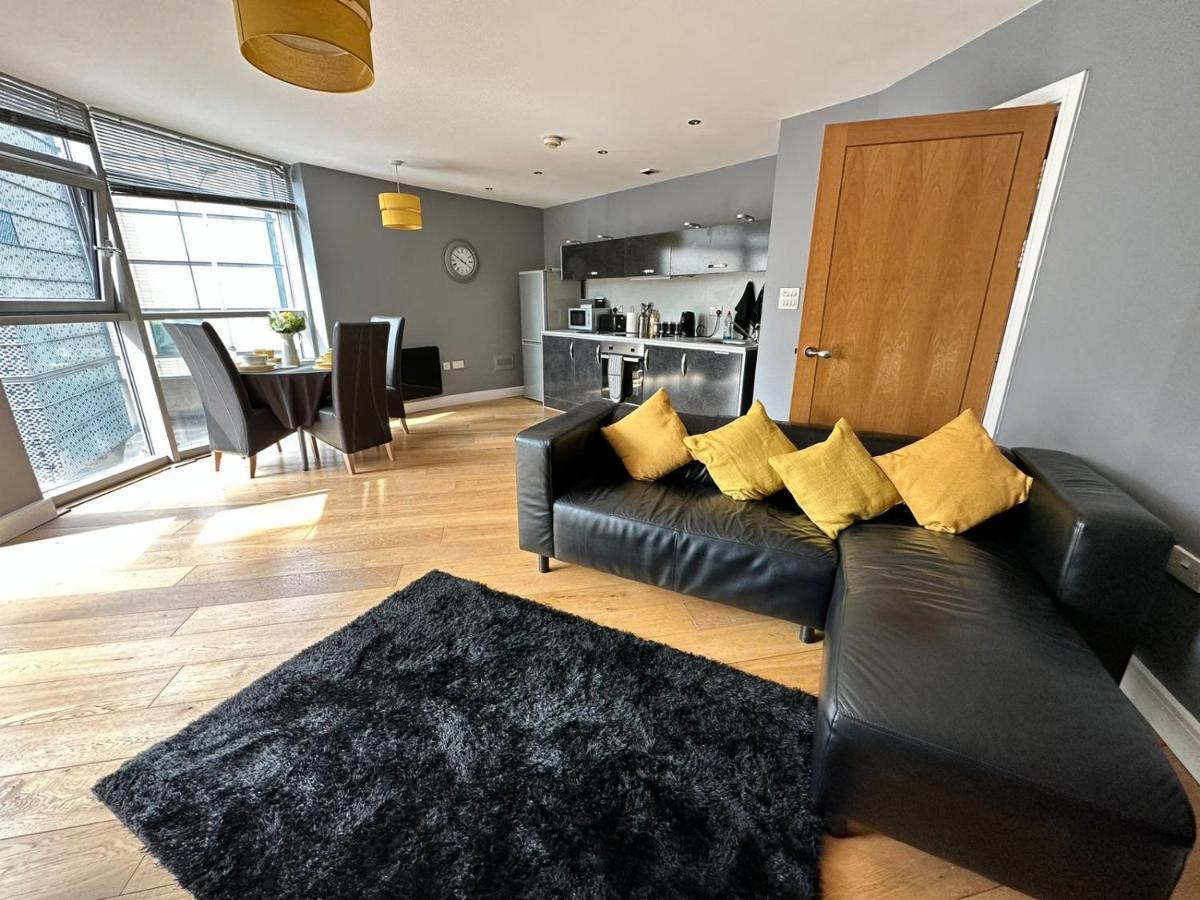 Fantastic And Modern City Centre Flat With Free Parking! Cardiff Exterior photo