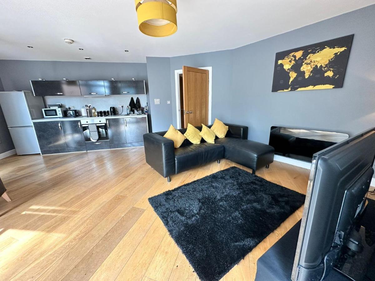 Fantastic And Modern City Centre Flat With Free Parking! Cardiff Exterior photo