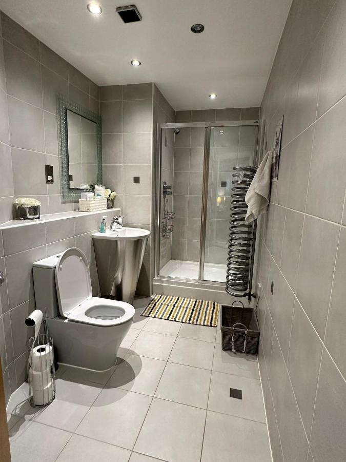 Fantastic And Modern City Centre Flat With Free Parking! Cardiff Exterior photo